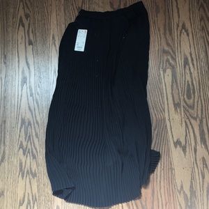 Brand new uniqlo high waist chiffon pleated skirt